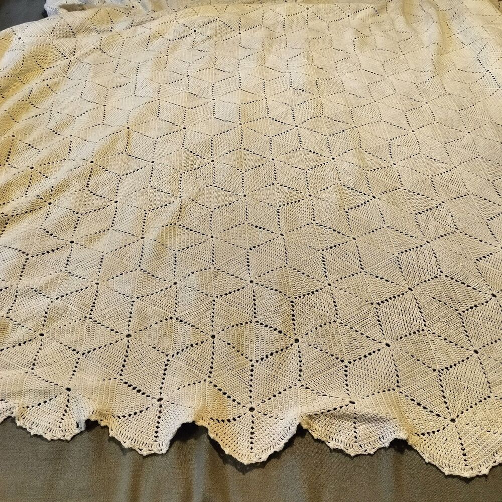 Oval 63 X 42 White Cotton Handmade Crochet Lace Tablecloth Rectangle Vintage